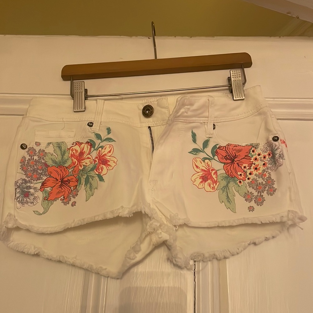Never been worn NWT SHORTS
